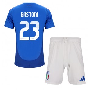Italien Alessandro Bastoni #23 Hemmatröja Barn EM 2024 Kortärmad (+ Korta byxor)