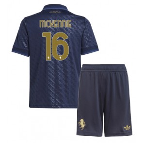 Juventus Weston McKennie #16 Tredje Tröja Barn 2024-25 Kortärmad (+ Korta byxor)