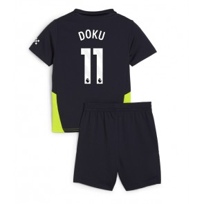 Manchester City Jeremy Doku #11 Bortatröja Barn 2024-25 Kortärmad (+ Korta byxor)