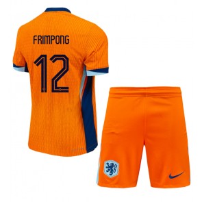 Nederländerna Jeremie Frimpong #12 Hemmatröja Barn EM 2024 Kortärmad (+ Korta byxor)