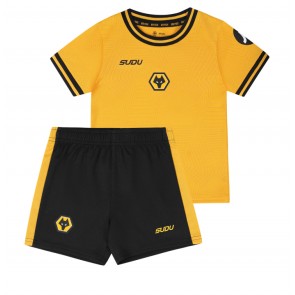 Wolves Hemmatröja Barn 2024-25 Kortärmad (+ Korta byxor)
