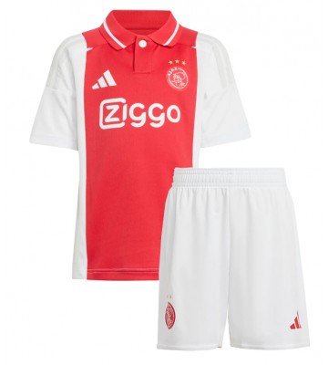 Ajax Hemmatröja Barn 2024-25 Kortärmad (+ Korta byxor)