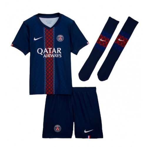 Paris Saint-Germain Desire Doue #14 Hemmatröja Barn 2025-26 Kortärmad (+ Korta byxor) Paris Saint-Germain Desire Doue #14 Hemmatröja Barn 2025-26 Kortärmad (+ Korta byxor)